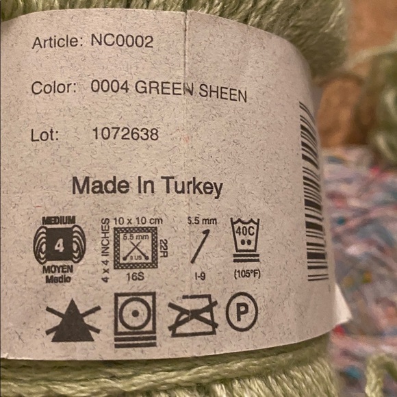 Assorted yarn bundle including merino wool and very thin variegated thread yarn - Picture 8 of 12